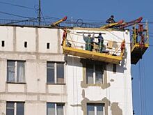 СК организовал проверку после падения фрагмента окна на студентку на Урале