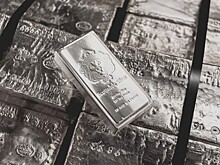 Серебро дешевеет после достижения рекорда