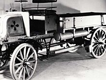 В Сети показали первый грузовик Daimler, созданный в 1896 году