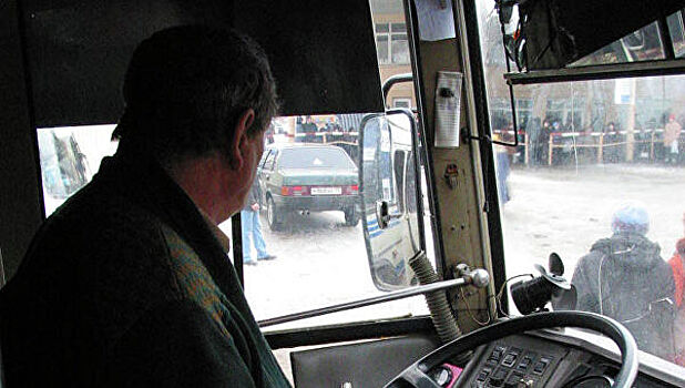 Тюменскую пенсионерку высадили из автобуса на мороз