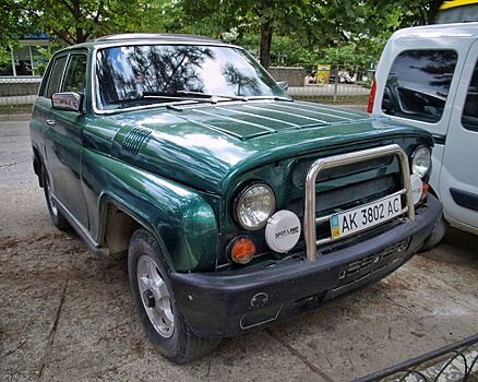 Кто-то скрестил УАЗ со стареньким «Мерседесом». Получилось забавно