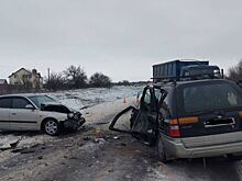 На донской трассе во встречном ДТП погиб пассажир одного автомобиля