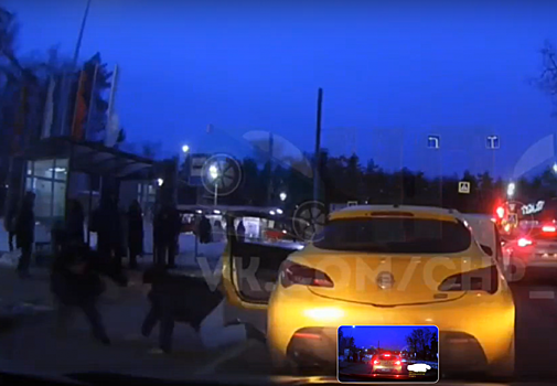 Автомобилисты подрались на дороге в Нижнем Новгороде