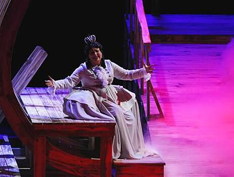 Худрук театра "Колесо" Наталья Дроздова стала лауреатом фестиваля "Волга театральная"