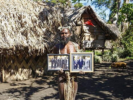 В Тихом океане нашли племя, считающее принца Филиппа богом