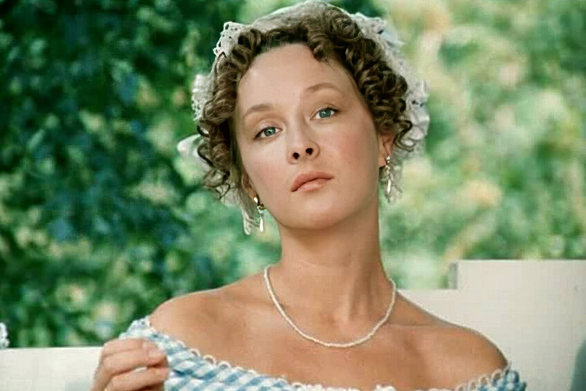 Актриса Лариса Удовиченко в роли Маниловой в фильме «Мертвые души», 1984 год