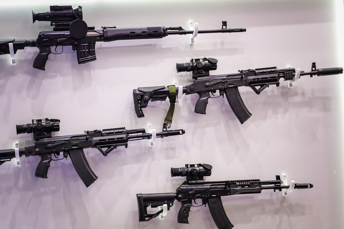 Губернатору предъявлены обвинения в незаконном обороте наркотиков и оружия