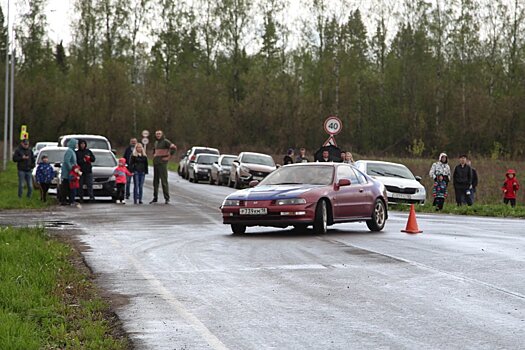 Соревнования по скоростному маневрированию на автомобиле прошли в Глазове