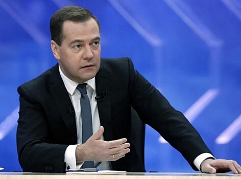 Медведев отреагировал на решение МОК по российским спортсменам