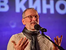 Актер Федор Добронравов высказался о романтике в отношениях с женой