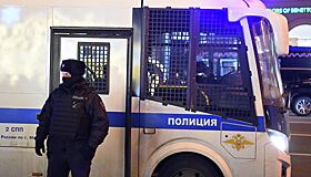 В Москве перевернулся автозак с заключенными