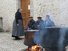 Туристы устремились в коммуну Сканно ради 94-летней итальянки