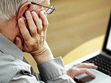 Вологжан старшего возраста учат в «Заботе» пользоваться современными приложениями в смартфонах