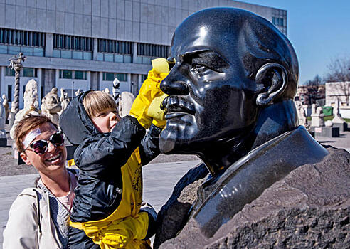 Московские субботники отпразднуют свое столетие