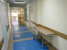 Росздравнадзор проверит больницу в Наро-Фоминске, где врачи уронили пациентку с каталки на асфальт