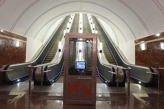 На станциях столичного метро установили красные ящики для обратной связи