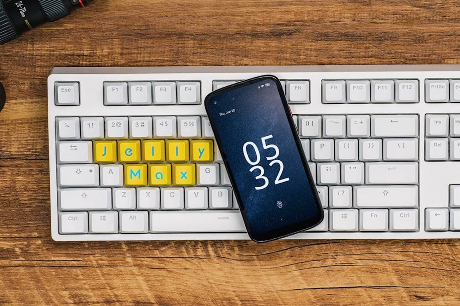 Представлен самый маленький в мире телефон с 5G