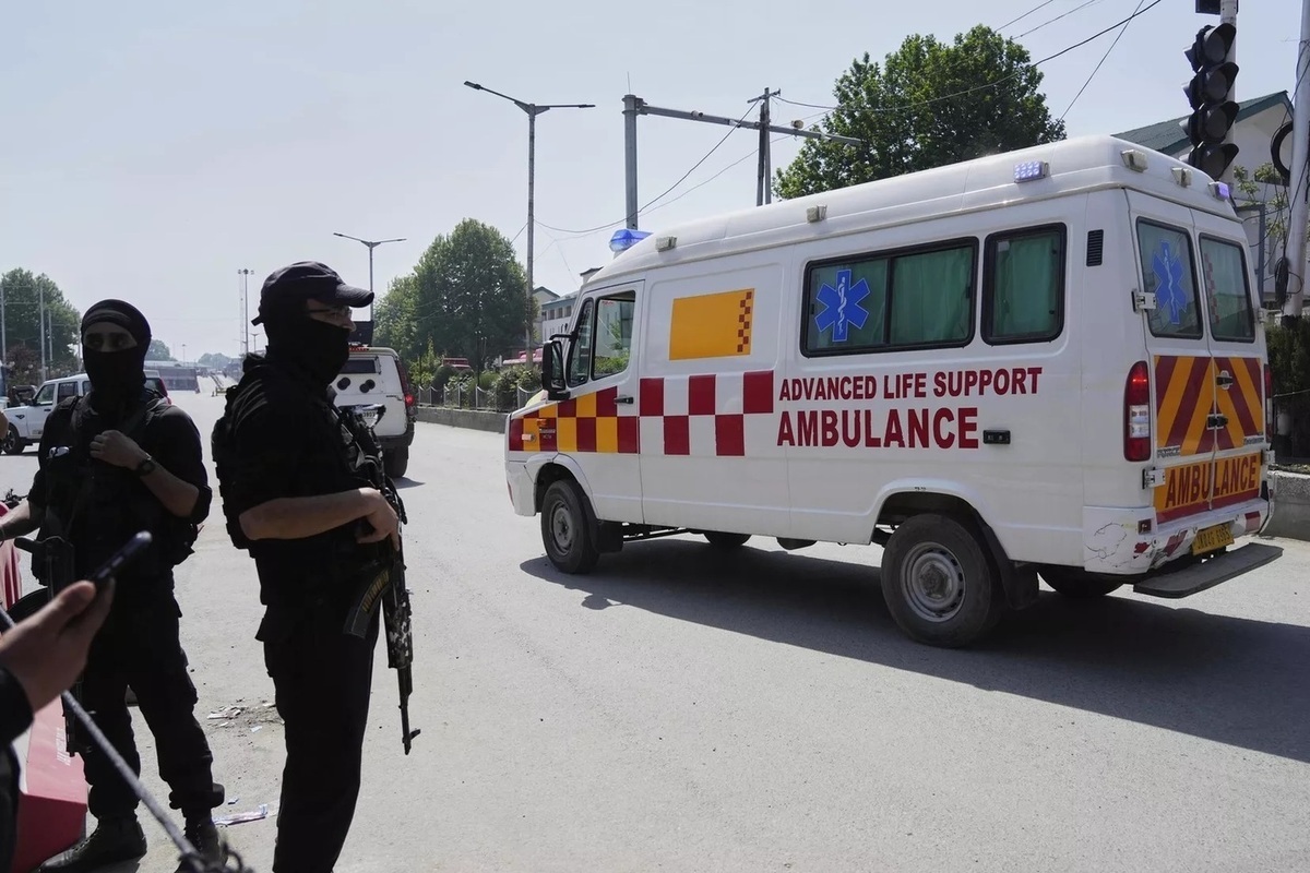 Две ядерные державы после смертоносного нападения начали перестрелку на границе