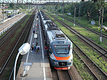 Трое зацеперов пострадали при подъеме на электричку, один из них погиб