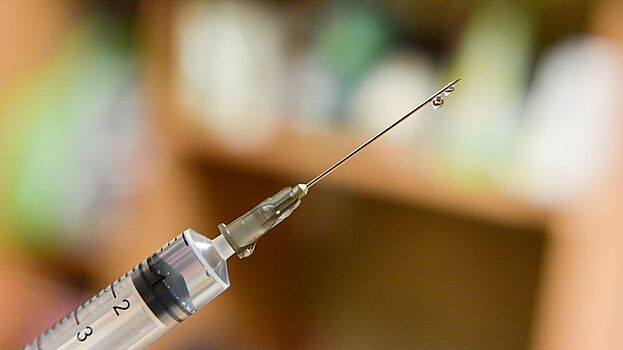 Онколог рассказал, какая прививка снизит риск развития рака
