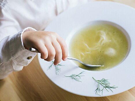 Психолог Карачевцева: около 80% девочек 12–14 лет хотят похудеть при нормальном весе