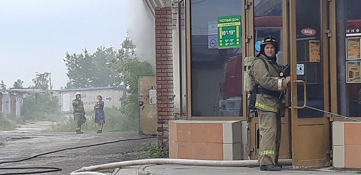 Пожар случился в магазине в Дзержинске