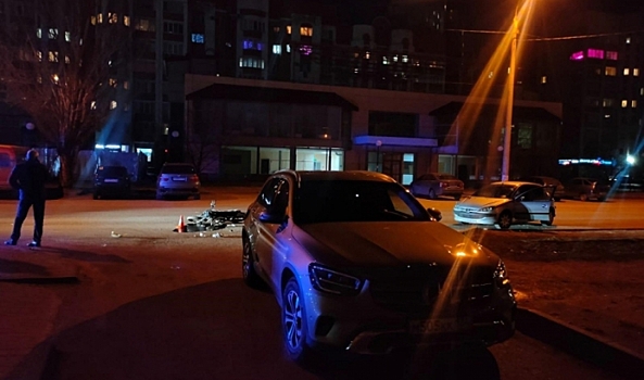 В Волгограде 16-летний мотоциклист попал в больницу после ДТП с «Мерседесом»