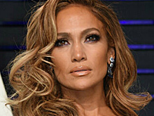 Дженнифер Лопес доказала, что лавандовый является самым красивым оттенком лета