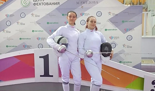 Волгоградские девушки дебютировали на чемпионате РФ по фехтованию на шпагах