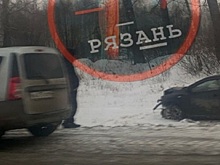 В Пронском районе столкнулись легковые машины