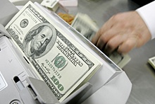 Эксперты: Интерес к долларовым вкладам потеряли и банки, и их клиенты