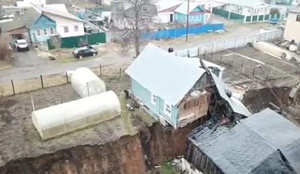 Владельцы сломанного на части дома в Караулове получат в июне новое жилье