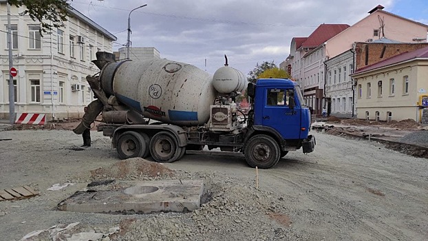 На улицах Володарского и Постникова в Оренбурге начали укладывать основание