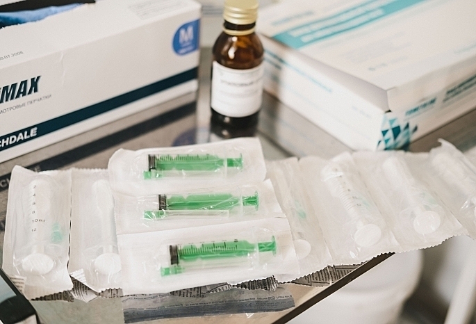 Омские чиновники рассказали, когда поставят вакцину от коронавируса