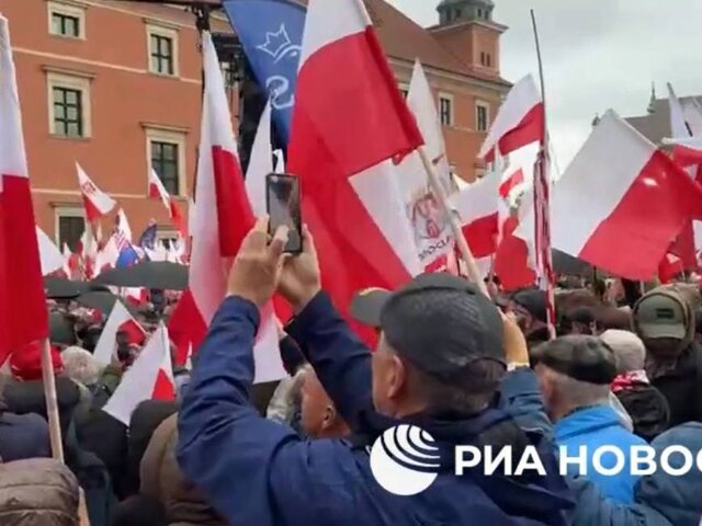 В центре Варшавы проходит многотысячный «Марш независимости»