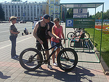 Жителям Кемерово предложили покататься на личном велосипеде Тулеева