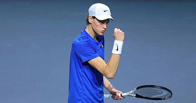 Синнер отыграл тройной матчбол у Джоковича и сравнял счет в полуфинале Кубка Дэвиса