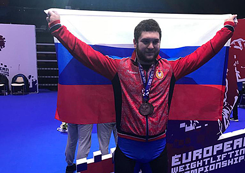 Армейские тяжелоатлеты завоевали бронзовые награды на чемпионате Европы в Москве