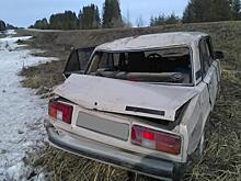 В Кировской области на трассе бесправник на «ВАЗе» опрокинулся в кювет