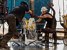 FT: американские нефтегазодобытчики снижают активность на фоне спада в добывающей отрасли США