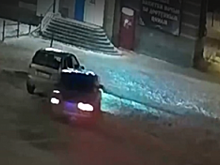 В Арзамасе любитель дрифта врезался в машину и скрылся