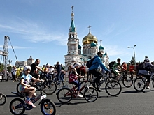 В омских парках этим летом пройдут бесплатные тренировки по йоге, стретчингу и скандинавской ходьбе