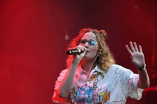 Врачи запретили Монеточке* выступать