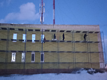 В Балакове дети гуляли по строительным лесам и попали на фото