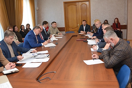 В гордуме Воронежа объяснили, как обустроить легальную парковку во дворе