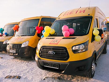 Школы 16 районов Бурятии получили 47 новых автобусов