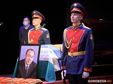 «Не должно быть фальшивого пафоса»: скульптор Салават Щербаков рассказал о памятнике Муртазе Рахимову