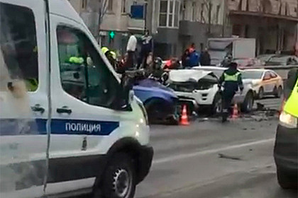 Блогер рассказал о сидевшем за рулем друге в момент ДТП в центре Москвы