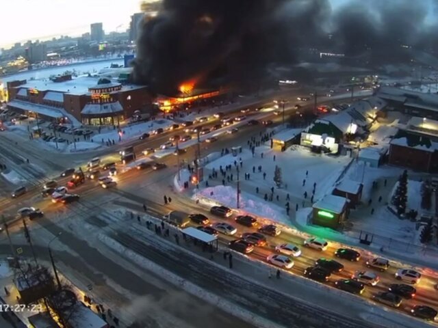 Пожар в ТРК «Европа-Азия» в Челябинске может перекинуться на соседние здания