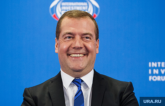 Медведев пригрозил Вашингтону за циничное обращение американского посольства